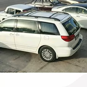 Toyota Sienna 2004