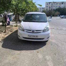 Toyota Sienna 2004