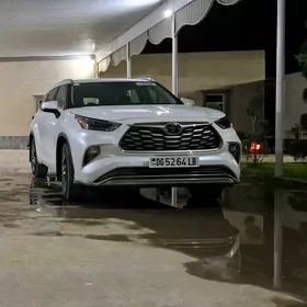 Toyota Highlander 2022