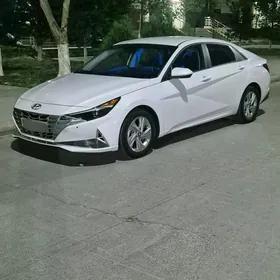 Hyundai Elantra 2021