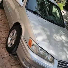 Toyota Camry 2000