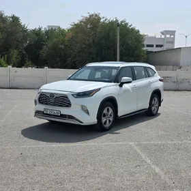 Toyota Highlander 2021