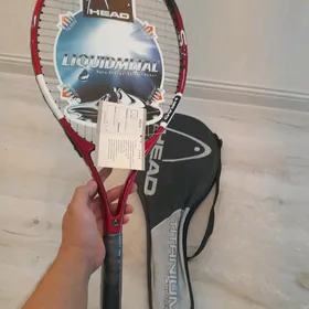 Tenis oynalyan