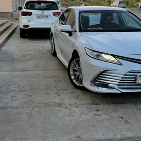 Toyota Camry 2020