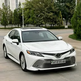 Toyota Camry 2018
