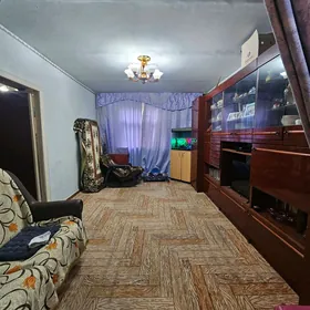 РАЙОН АК АЛТЫНА 4 КОМ 3 ЭТАЖ