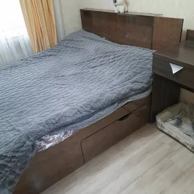 кровать двух спалка