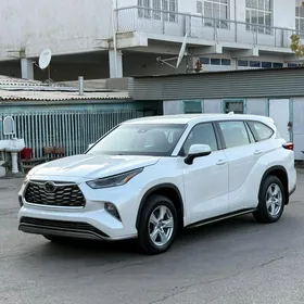 Toyota Highlander 2021