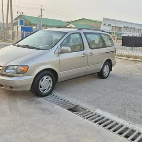 Toyota Sienna 2000