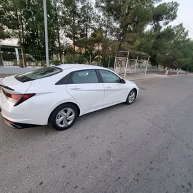 Hyundai Elantra 2021