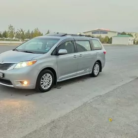 Toyota Sienna 2015