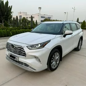 Toyota Highlander 2021