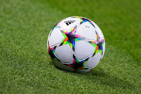 Superkompýuter Çempionlar ligasynda ýeňiş gazanyp biljek topary aýtdy
