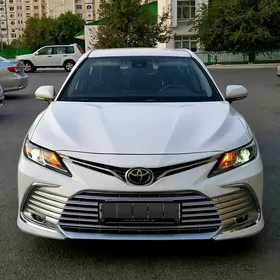 Toyota Camry 2021