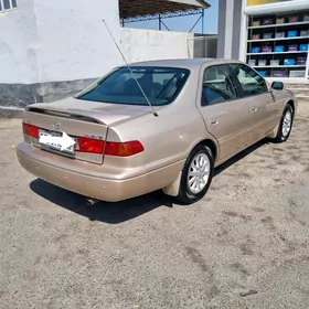 Toyota Camry 2000