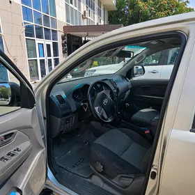 Toyota Hilux 2014