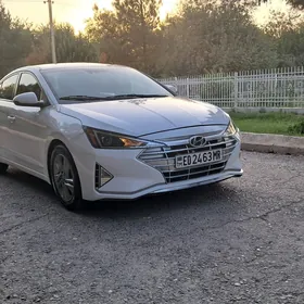 Hyundai Elantra 2020