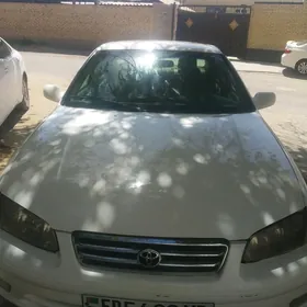 Toyota Camry 2000