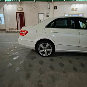 Mercedes-Benz E350 2011