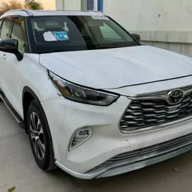 Toyota Highlander 2020