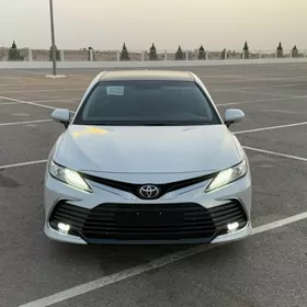 Toyota Camry 2024
