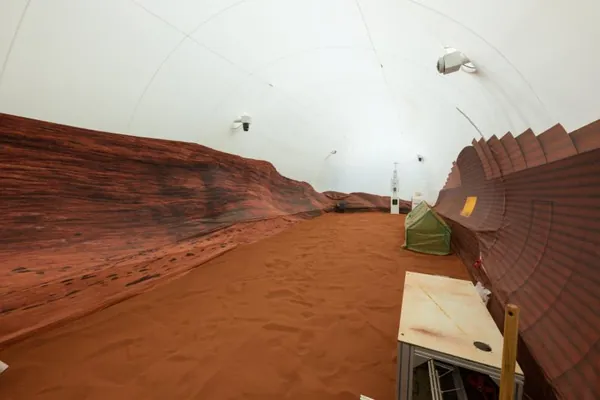 NASA-nyň täze tejribesinde 4 meýletinçi bir ýylyny Marsyň “simulyatorynda” geçirer