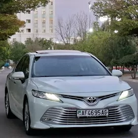 Toyota Camry 2018