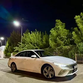 Hyundai Elantra 2024
