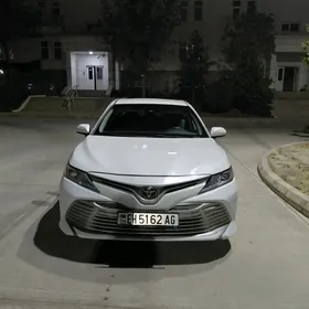 Toyota Camry 2020