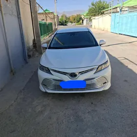 Toyota Camry 2020