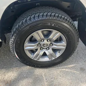 Toyota Hilux 2025