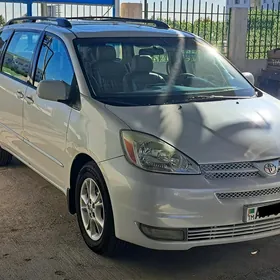 Toyota Sienna 2005