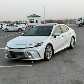 Toyota Camry 2025