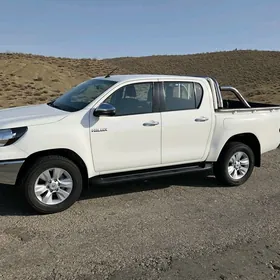Toyota Hilux 2020