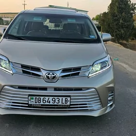 Toyota Sienna 2016