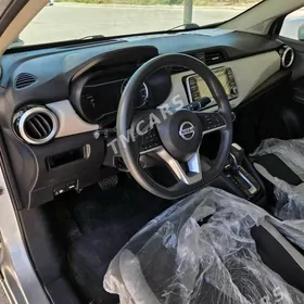 Nissan Versa 2021