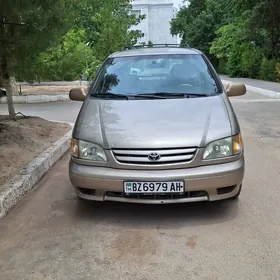 Toyota Sienna 2001