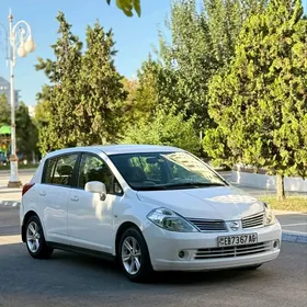 Nissan Tiida 2007