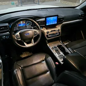 Ford Explorer 2021