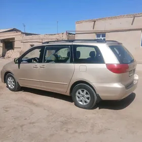 Toyota Sienna 2005