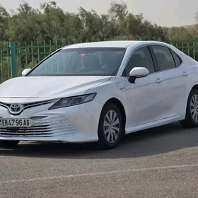 Toyota Camry Hybrid 2020