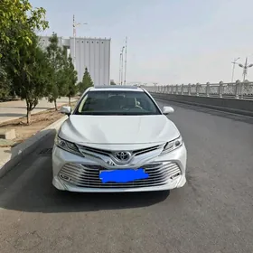 Toyota Camry 2018
