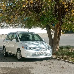 Nissan Versa 2011