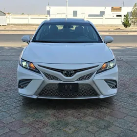 Toyota Camry 2020