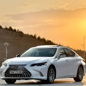 Lexus ES 350 2019