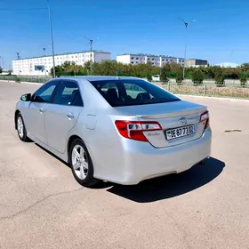 Toyota Camry 2014