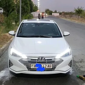 Hyundai Elantra 2021