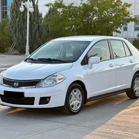 Nissan Versa 2011