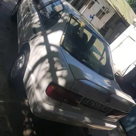Nissan Primera 1995