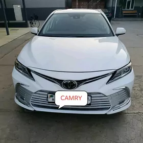Toyota Camry 2021